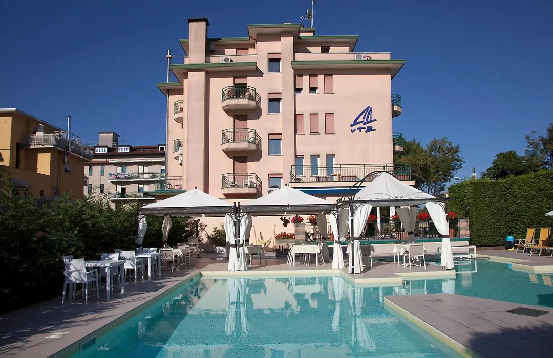 Ute Hotel-1