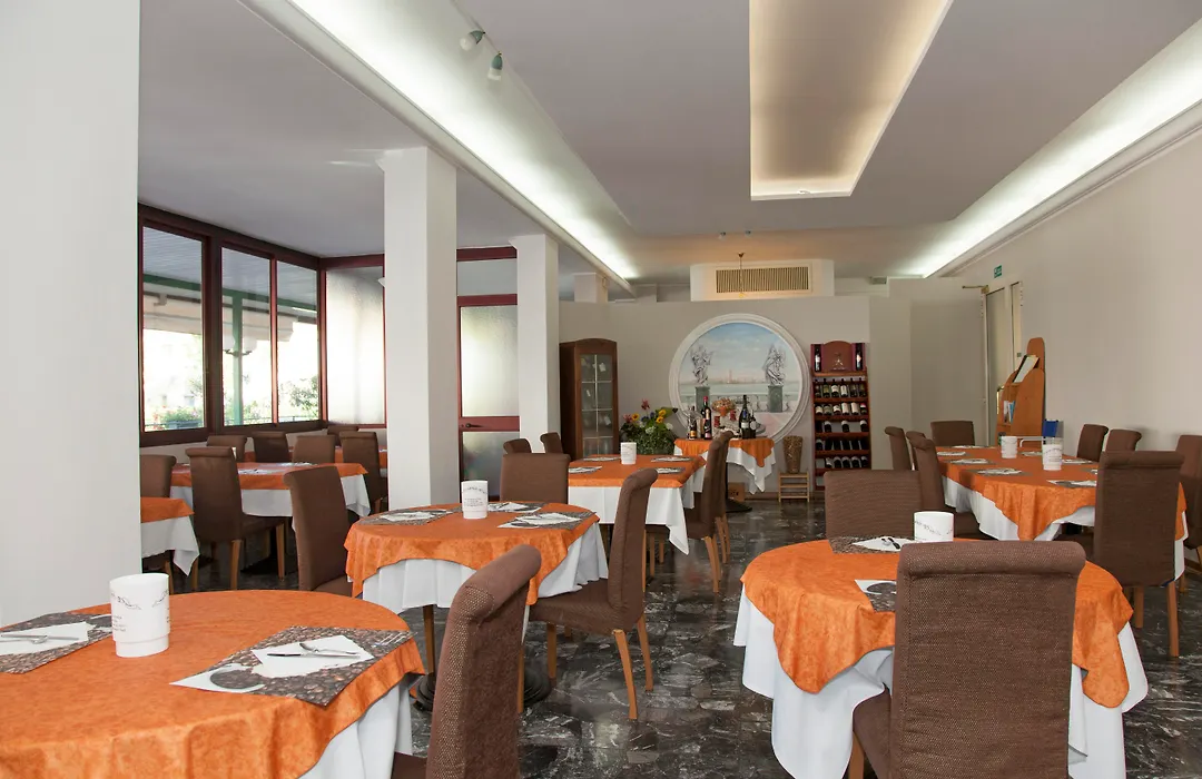 Ute Hotel-1